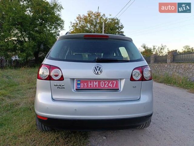 Серый Фольксваген Гольф Плюс, объемом двигателя 1.6 л и пробегом 237 тыс. км за 6399 $, фото 7 на Automoto.ua
