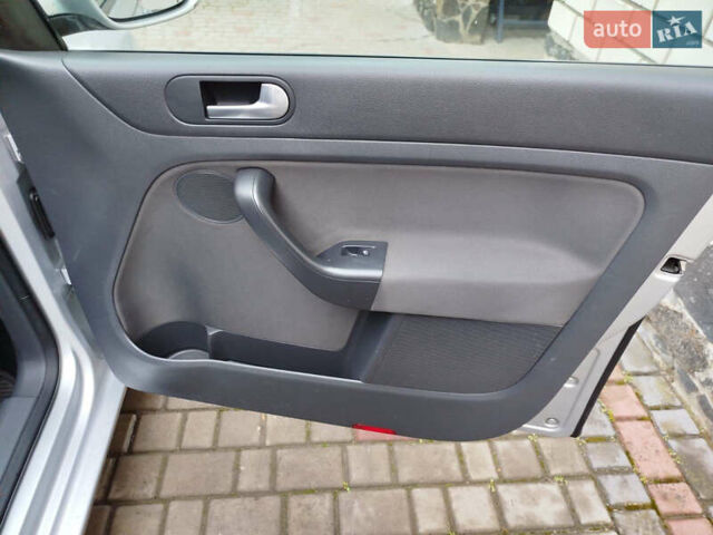 Серый Фольксваген Гольф Плюс, объемом двигателя 1.4 л и пробегом 225 тыс. км за 7550 $, фото 20 на Automoto.ua