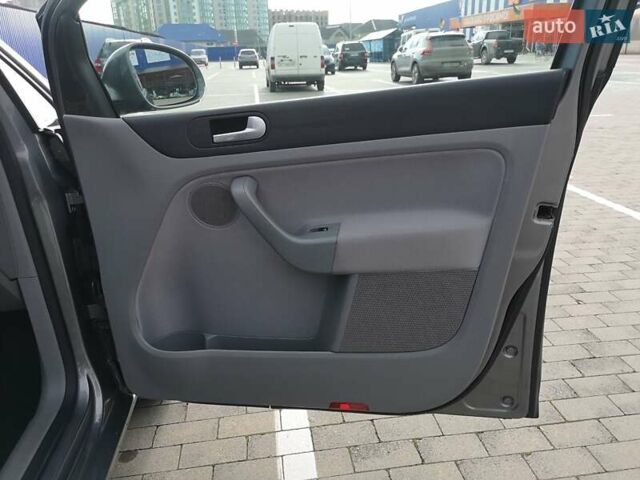 Серый Фольксваген Гольф Плюс, объемом двигателя 0 л и пробегом 178 тыс. км за 7500 $, фото 27 на Automoto.ua
