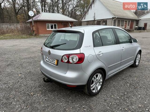 Серый Фольксваген Гольф Плюс, объемом двигателя 1.6 л и пробегом 189 тыс. км за 8400 $, фото 6 на Automoto.ua