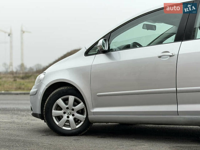 Сірий Фольксваген Golf Plus, об'ємом двигуна 1.6 л та пробігом 219 тис. км за 6499 $, фото 16 на Automoto.ua