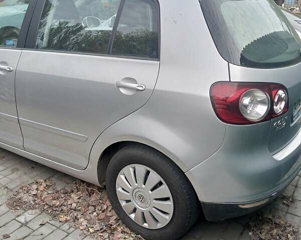 Серый Фольксваген Гольф Плюс, объемом двигателя 1.39 л и пробегом 260 тыс. км за 5900 $, фото 5 на Automoto.ua