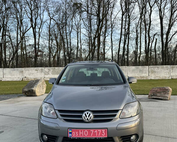 Серый Фольксваген Гольф Плюс, объемом двигателя 1.4 л и пробегом 217 тыс. км за 6200 $, фото 6 на Automoto.ua