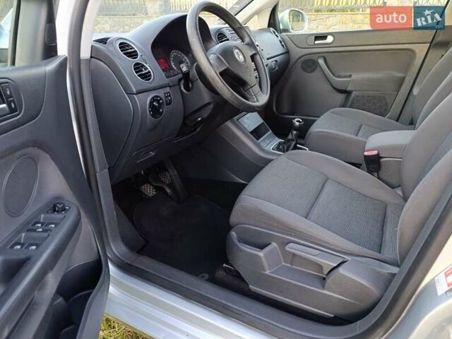 Серый Фольксваген Гольф Плюс, объемом двигателя 1.6 л и пробегом 237 тыс. км за 6399 $, фото 9 на Automoto.ua