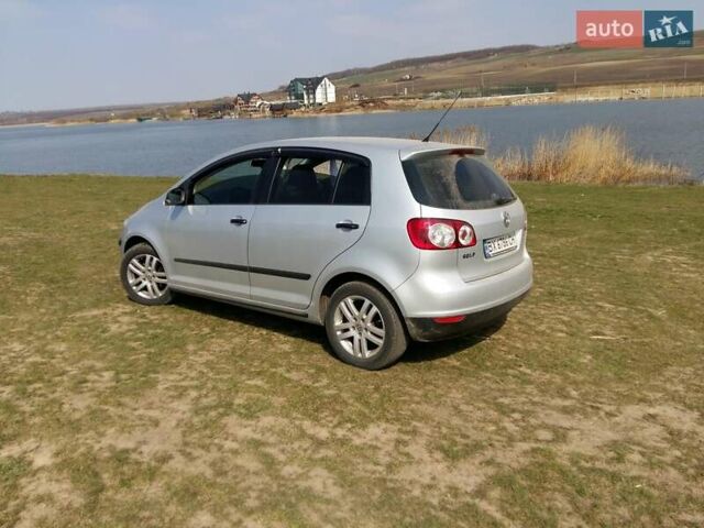 Серый Фольксваген Гольф Плюс, объемом двигателя 1.6 л и пробегом 250 тыс. км за 8350 $, фото 2 на Automoto.ua