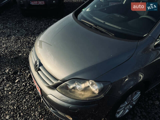 Серый Фольксваген Гольф Плюс, объемом двигателя 1.6 л и пробегом 239 тыс. км за 7400 $, фото 27 на Automoto.ua