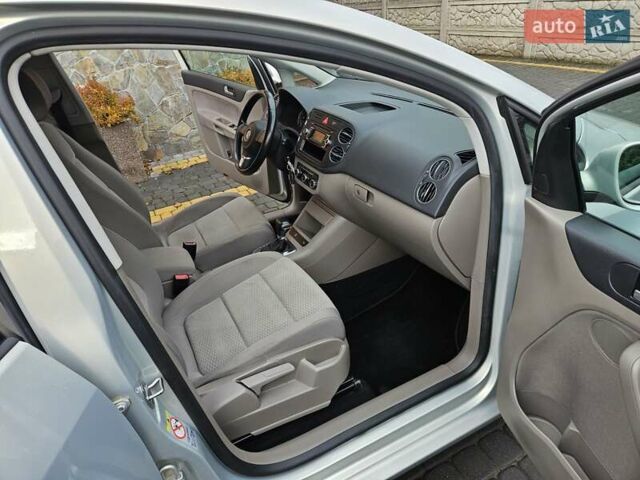 Серый Фольксваген Гольф Плюс, объемом двигателя 1.4 л и пробегом 188 тыс. км за 7500 $, фото 22 на Automoto.ua