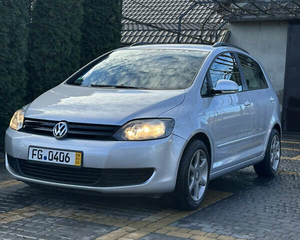 Серый Фольксваген Гольф Плюс, объемом двигателя 1.4 л и пробегом 80 тыс. км за 8100 $, фото 68 на Automoto.ua