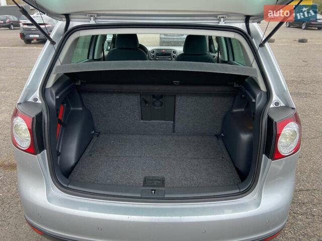 Фольксваген Гольф Плюс 2009 в Ровно на Automoto.ua Серый Фольксваген Гольф Плюс, объемом двигателя 1.6 л и пробегом 172 тыс. км за 7550 $, фото 41 на Automoto.ua