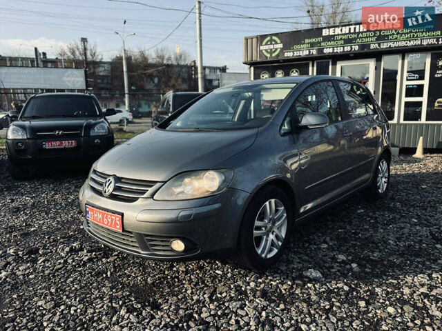 Серый Фольксваген Гольф Плюс, объемом двигателя 1.6 л и пробегом 239 тыс. км за 7400 $, фото 2 на Automoto.ua