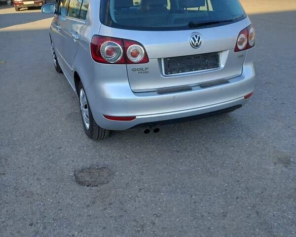 Сірий Фольксваген Golf Plus, об'ємом двигуна 2 л та пробігом 256 тис. км за 7900 $, фото 5 на Automoto.ua
