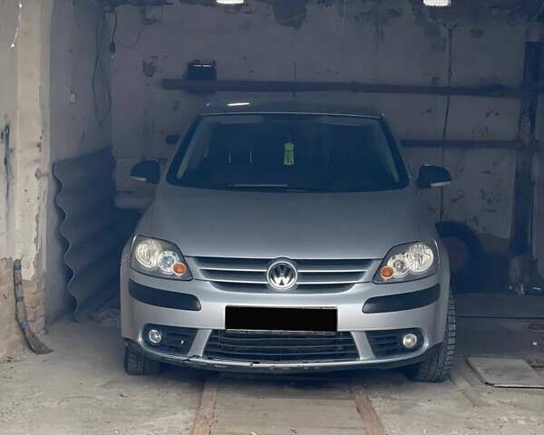 Сірий Фольксваген Golf Plus, об'ємом двигуна 1.6 л та пробігом 205 тис. км за 7085 $, фото 2 на Automoto.ua