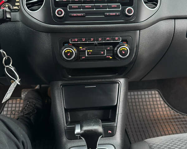 Серый Фольксваген Гольф Плюс, объемом двигателя 1.4 л и пробегом 192 тыс. км за 8300 $, фото 57 на Automoto.ua