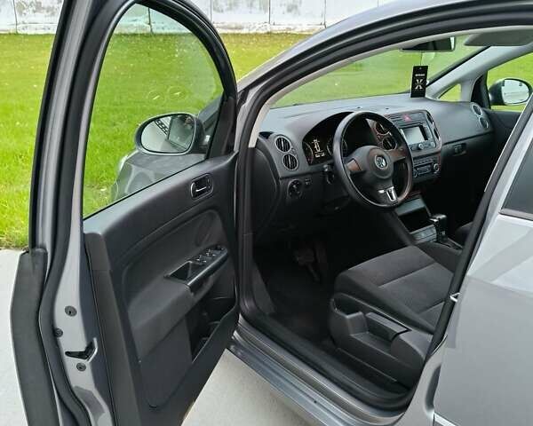 Серый Фольксваген Гольф Плюс, объемом двигателя 1.4 л и пробегом 173 тыс. км за 8700 $, фото 29 на Automoto.ua