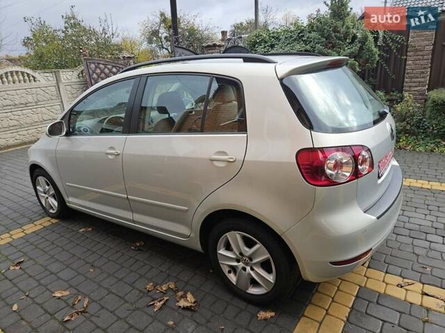 Серый Фольксваген Гольф Плюс, объемом двигателя 1.4 л и пробегом 188 тыс. км за 7500 $, фото 3 на Automoto.ua