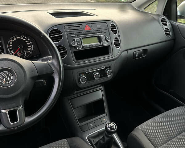 Серый Фольксваген Гольф Плюс, объемом двигателя 1.6 л и пробегом 170 тыс. км за 7000 $, фото 14 на Automoto.ua