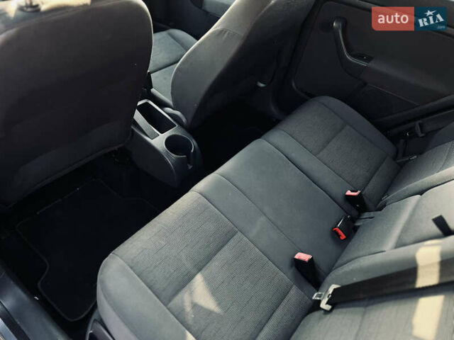 Серый Фольксваген Гольф Плюс, объемом двигателя 1.6 л и пробегом 239 тыс. км за 7400 $, фото 10 на Automoto.ua