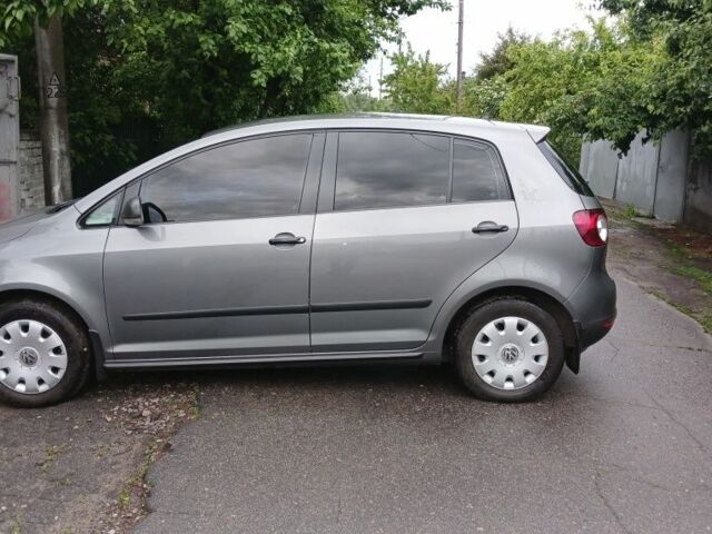 Серый Фольксваген Гольф Плюс, объемом двигателя 1.6 л и пробегом 273 тыс. км за 7200 $, фото 7 на Automoto.ua