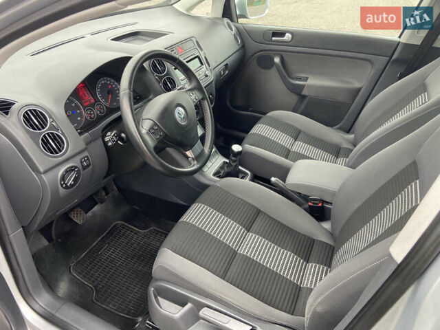 Фольксваген Гольф Плюс 2009 в Ровно на Automoto.ua Серый Фольксваген Гольф Плюс, объемом двигателя 1.6 л и пробегом 172 тыс. км за 7550 $, фото 24 на Automoto.ua