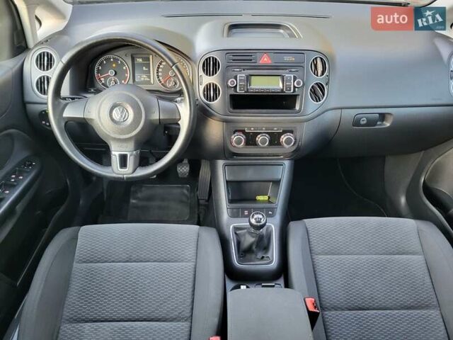 Сірий Фольксваген Golf Plus, об'ємом двигуна 1.4 л та пробігом 185 тис. км за 6800 $, фото 46 на Automoto.ua