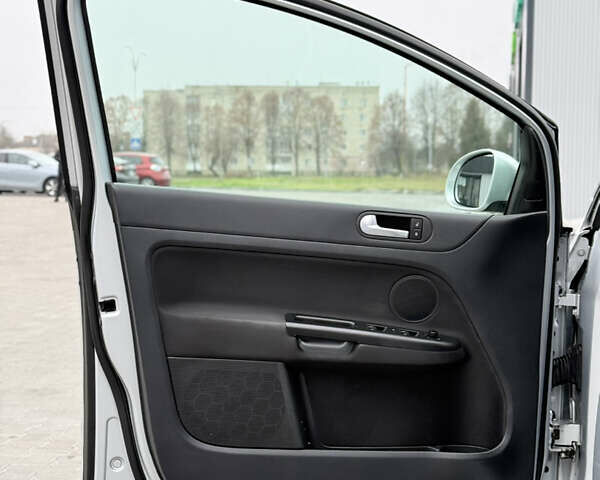 Серый Фольксваген Гольф Плюс, объемом двигателя 1.4 л и пробегом 189 тыс. км за 8200 $, фото 42 на Automoto.ua