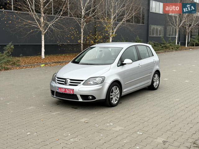 Серый Фольксваген Гольф Плюс, объемом двигателя 1.4 л и пробегом 220 тыс. км за 6600 $, фото 26 на Automoto.ua