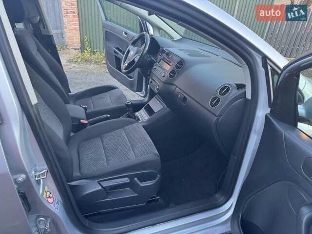 Серый Фольксваген Гольф Плюс, объемом двигателя 1.97 л и пробегом 134 тыс. км за 9999 $, фото 23 на Automoto.ua