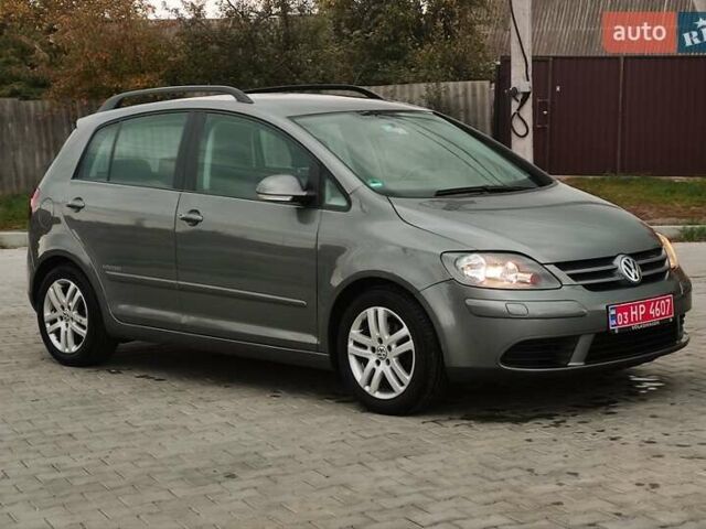 Серый Фольксваген Гольф Плюс, объемом двигателя 1.6 л и пробегом 218 тыс. км за 6800 $, фото 3 на Automoto.ua