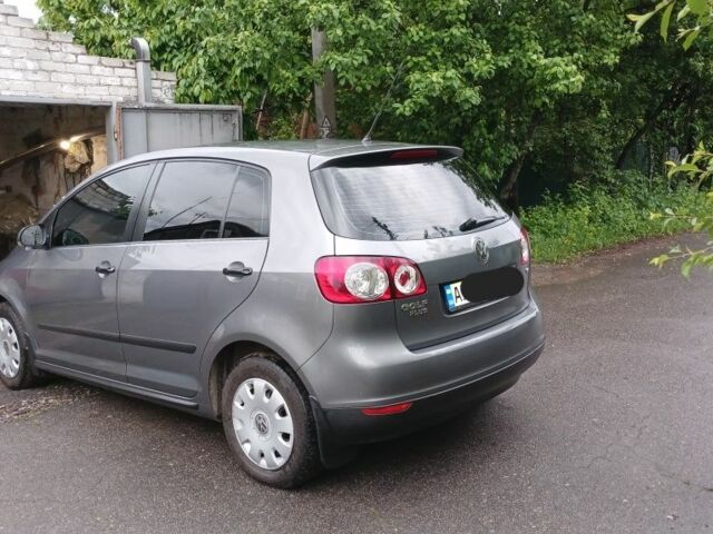 Серый Фольксваген Гольф Плюс, объемом двигателя 1.6 л и пробегом 273 тыс. км за 7200 $, фото 6 на Automoto.ua