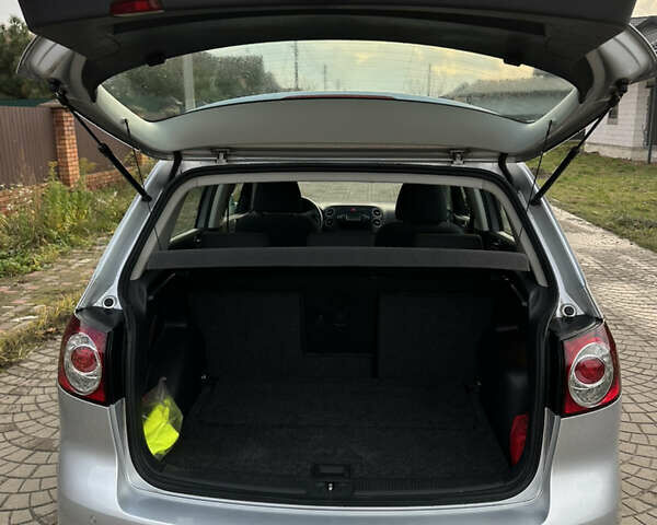 Серый Фольксваген Гольф Плюс, объемом двигателя 1.6 л и пробегом 170 тыс. км за 7000 $, фото 11 на Automoto.ua