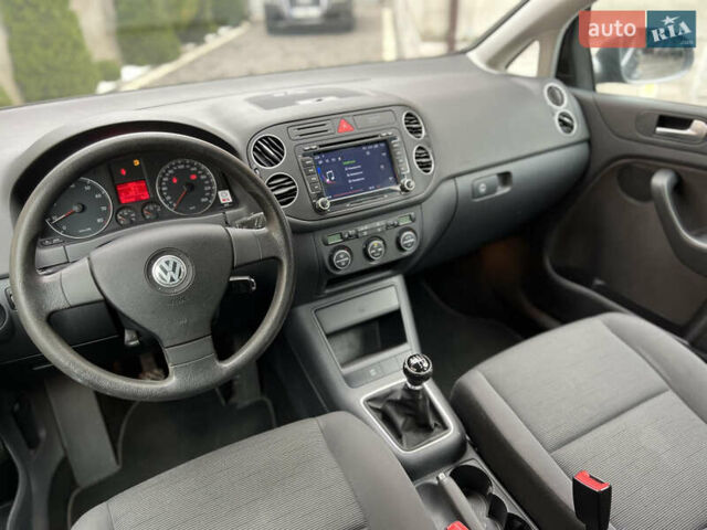 Серый Фольксваген Гольф Плюс, объемом двигателя 0 л и пробегом 218 тыс. км за 6300 $, фото 15 на Automoto.ua