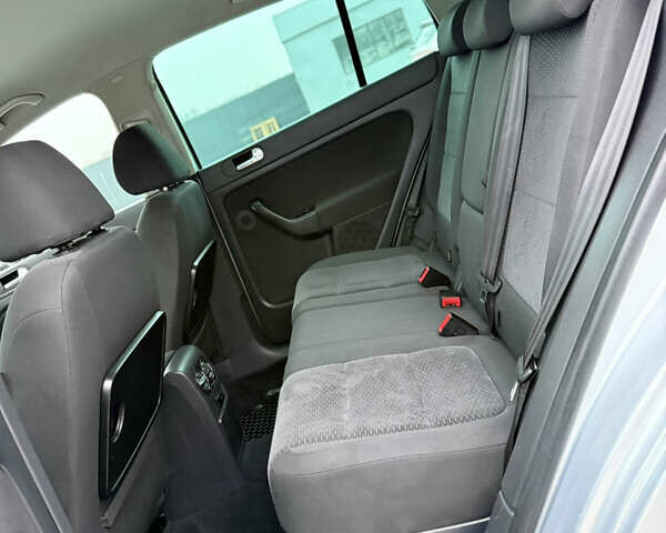 Серый Фольксваген Гольф Плюс, объемом двигателя 1.4 л и пробегом 189 тыс. км за 8200 $, фото 65 на Automoto.ua