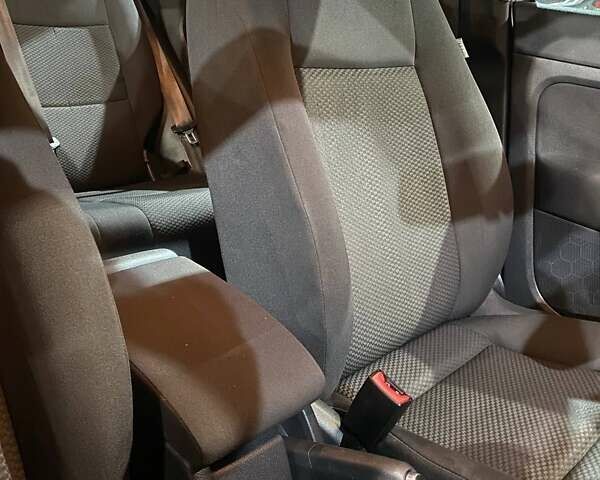 Серый Фольксваген Гольф Плюс, объемом двигателя 1.4 л и пробегом 222 тыс. км за 7777 $, фото 7 на Automoto.ua