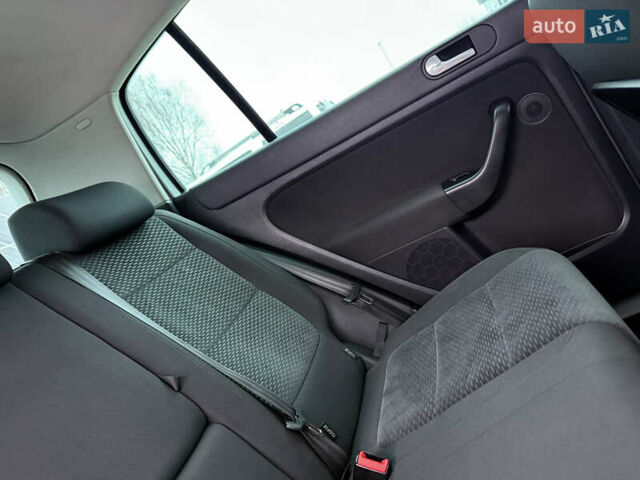 Серый Фольксваген Гольф Плюс, объемом двигателя 1.4 л и пробегом 189 тыс. км за 8200 $, фото 80 на Automoto.ua