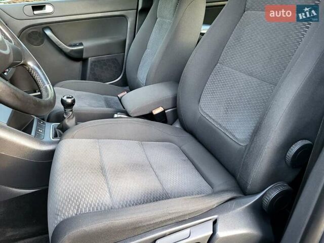 Сірий Фольксваген Golf Plus, об'ємом двигуна 1.4 л та пробігом 185 тис. км за 6800 $, фото 74 на Automoto.ua