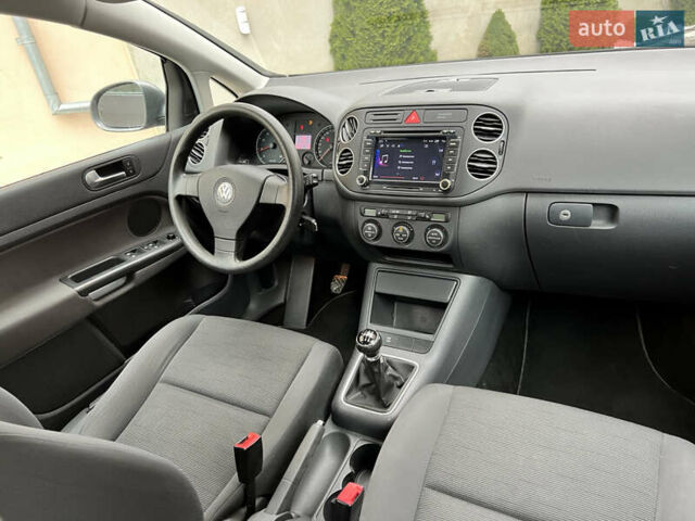 Серый Фольксваген Гольф Плюс, объемом двигателя 0 л и пробегом 218 тыс. км за 6300 $, фото 14 на Automoto.ua