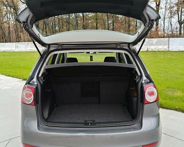 Серый Фольксваген Гольф Плюс, объемом двигателя 1.4 л и пробегом 173 тыс. км за 8700 $, фото 21 на Automoto.ua