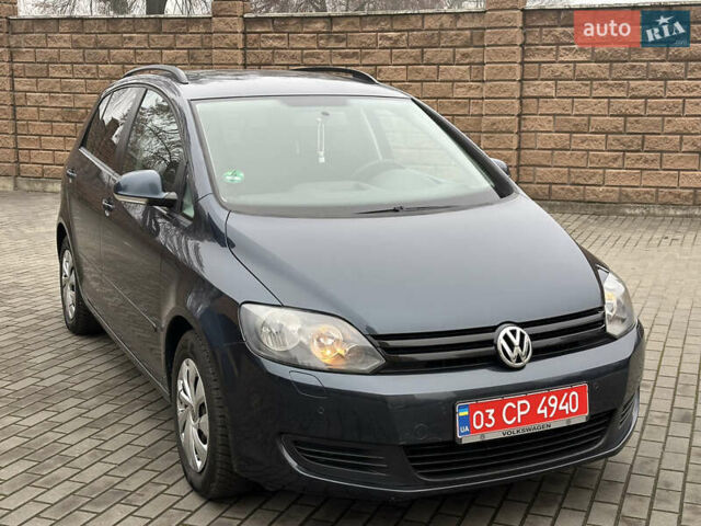 Серый Фольксваген Гольф Плюс, объемом двигателя 1.4 л и пробегом 241 тыс. км за 5900 $, фото 1 на Automoto.ua