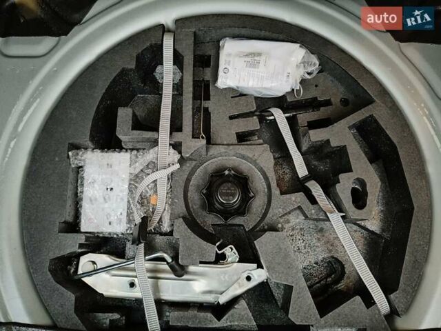 Серый Фольксваген Гольф Плюс, объемом двигателя 1.4 л и пробегом 173 тыс. км за 8700 $, фото 25 на Automoto.ua