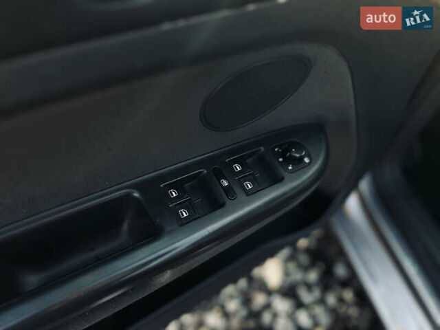 Серый Фольксваген Гольф Плюс, объемом двигателя 1.6 л и пробегом 239 тыс. км за 7400 $, фото 13 на Automoto.ua