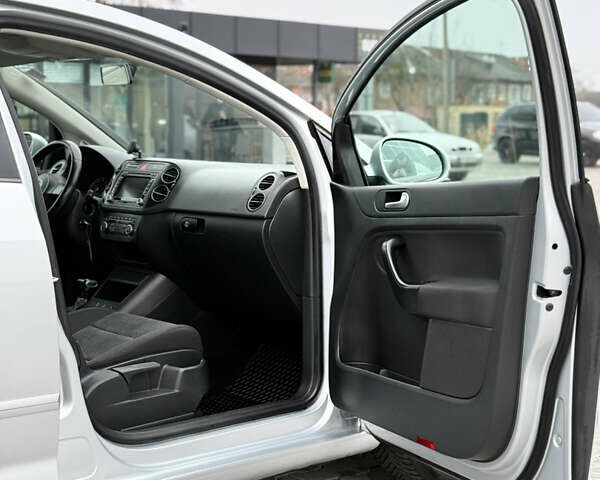 Серый Фольксваген Гольф Плюс, объемом двигателя 1.4 л и пробегом 189 тыс. км за 8200 $, фото 83 на Automoto.ua