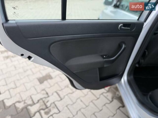 Сірий Фольксваген Golf Plus, об'ємом двигуна 1.4 л та пробігом 206 тис. км за 8100 $, фото 60 на Automoto.ua