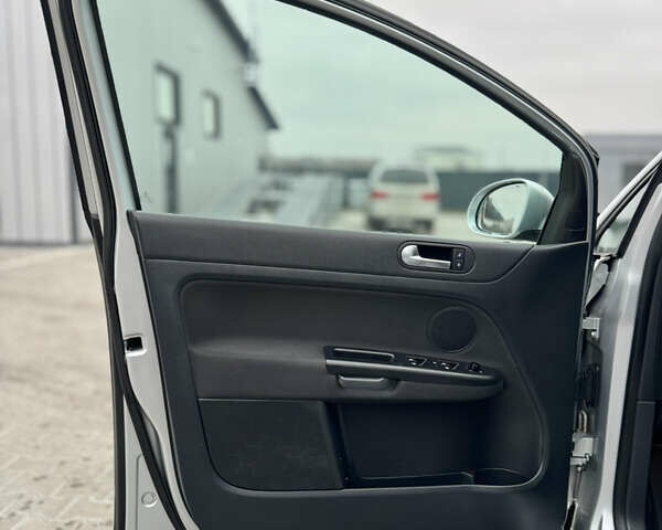 Серый Фольксваген Гольф Плюс, объемом двигателя 1.4 л и пробегом 192 тыс. км за 8300 $, фото 45 на Automoto.ua