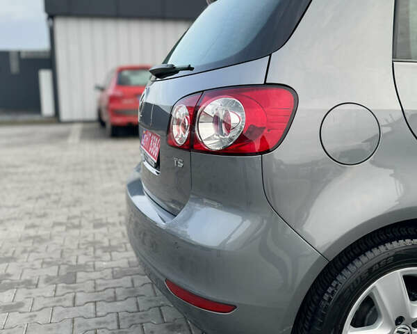 Серый Фольксваген Гольф Плюс, объемом двигателя 1.4 л и пробегом 163 тыс. км за 8300 $, фото 26 на Automoto.ua