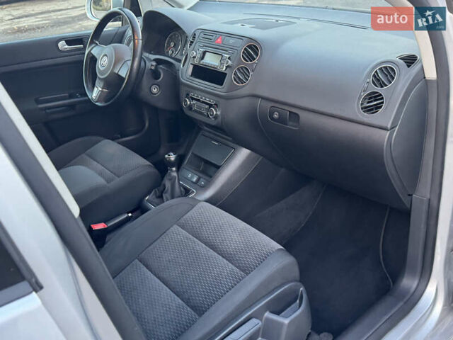 Серый Фольксваген Гольф Плюс, объемом двигателя 1.4 л и пробегом 191 тыс. км за 6999 $, фото 32 на Automoto.ua