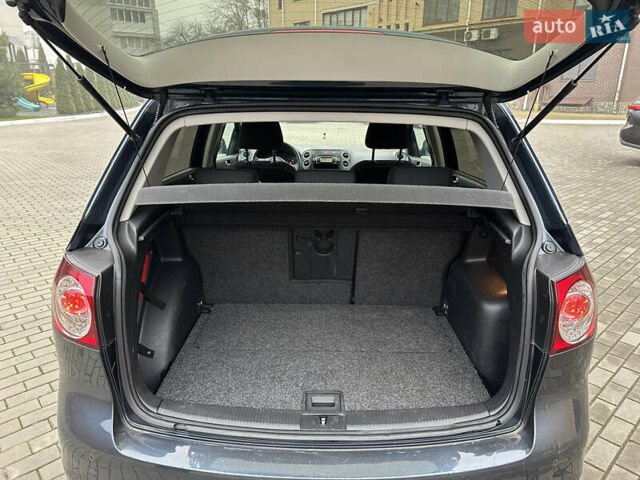 Серый Фольксваген Гольф Плюс, объемом двигателя 1.4 л и пробегом 241 тыс. км за 5900 $, фото 24 на Automoto.ua