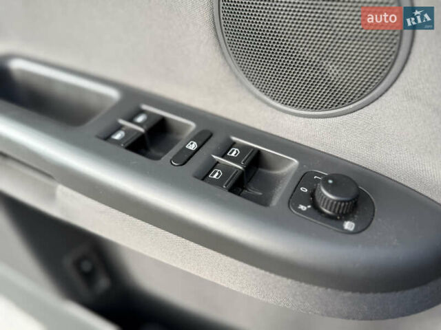 Фольксваген Гольф Плюс 2009 в Тернополе на Automoto.ua Серый Фольксваген Гольф Плюс, объемом двигателя 1.4 л и пробегом 177 тыс. км за 6800 $, фото 13 на Automoto.ua