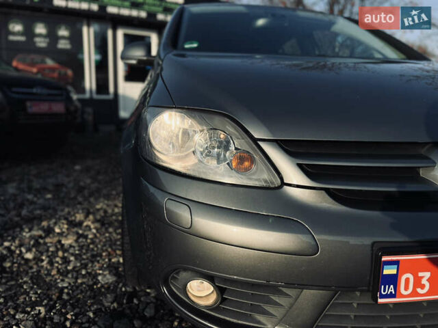 Серый Фольксваген Гольф Плюс, объемом двигателя 1.6 л и пробегом 239 тыс. км за 7400 $, фото 21 на Automoto.ua