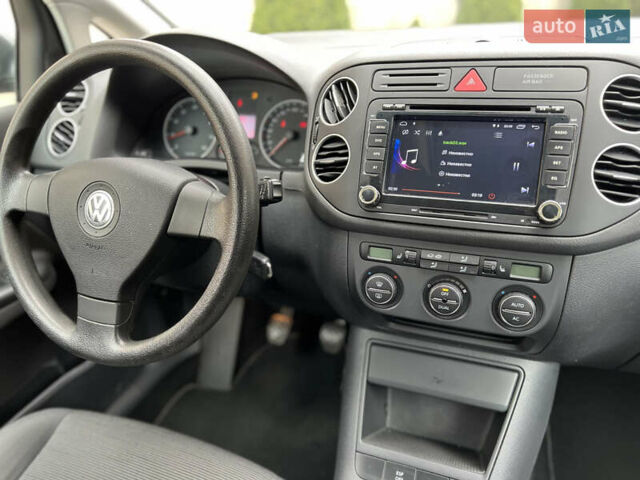 Серый Фольксваген Гольф Плюс, объемом двигателя 0 л и пробегом 218 тыс. км за 6300 $, фото 16 на Automoto.ua