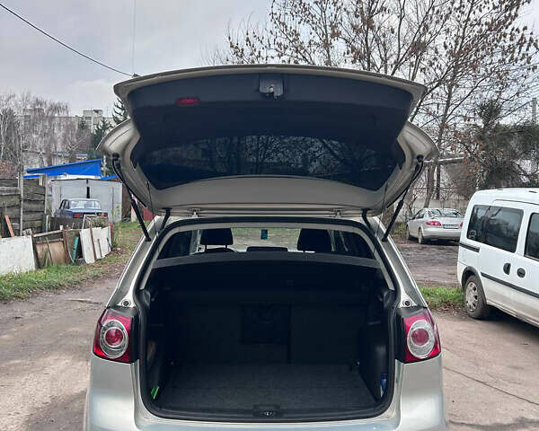 Серый Фольксваген Гольф Плюс, объемом двигателя 1.4 л и пробегом 190 тыс. км за 9200 $, фото 17 на Automoto.ua